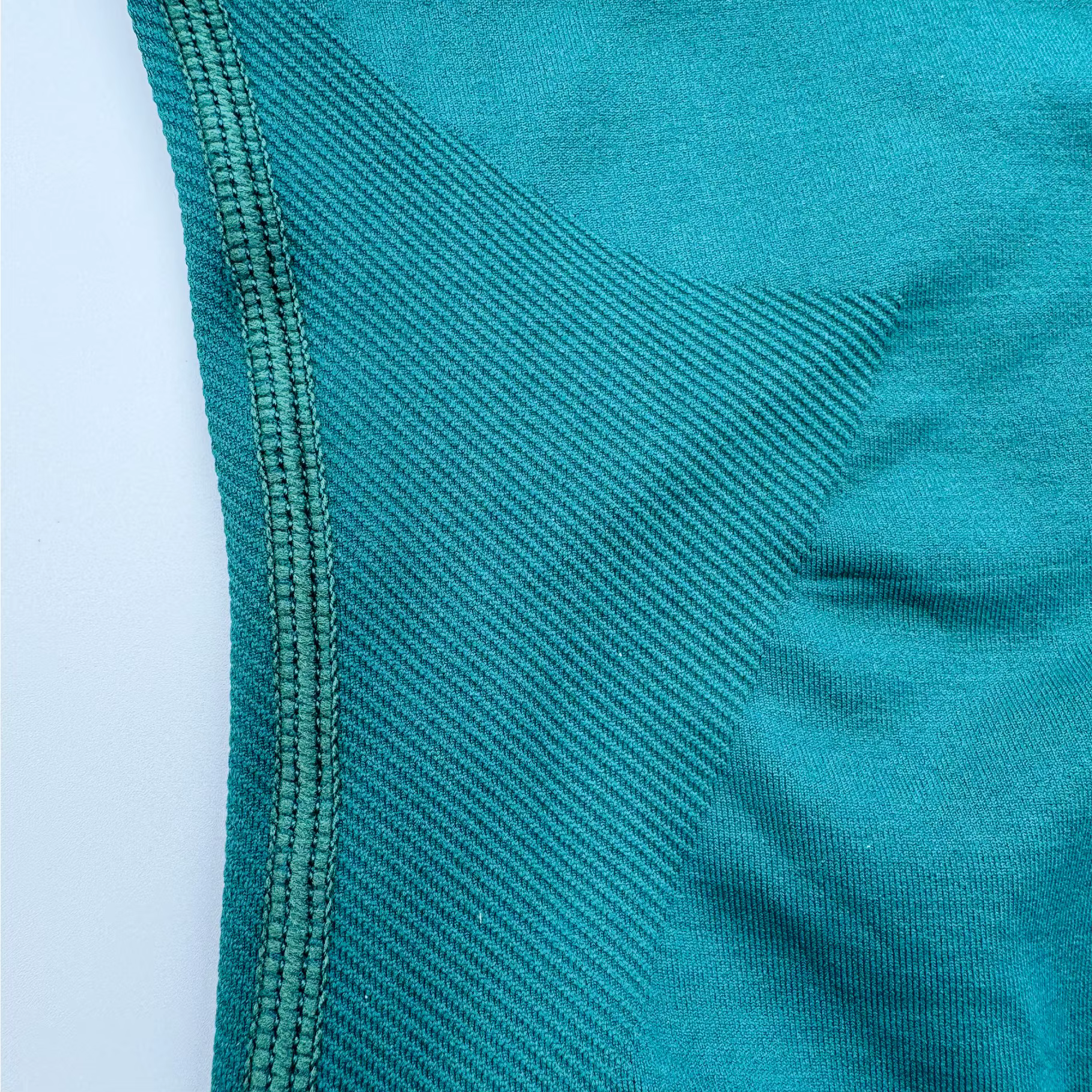SWEAT UNDFYNE – haut de sport à manches courtes pour femmes