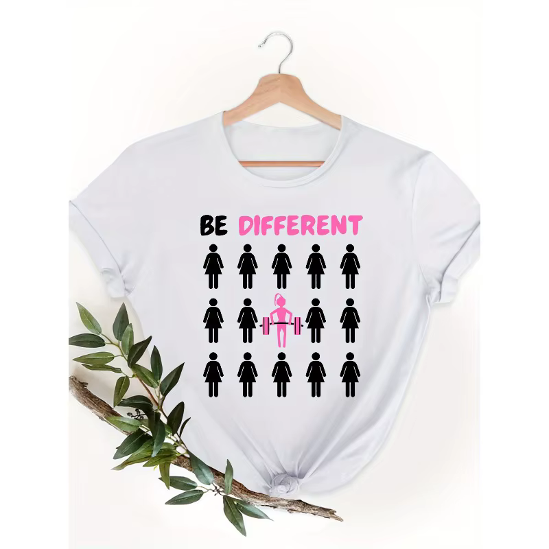 T-shirt graphique BE DIFFERENT pour femmes