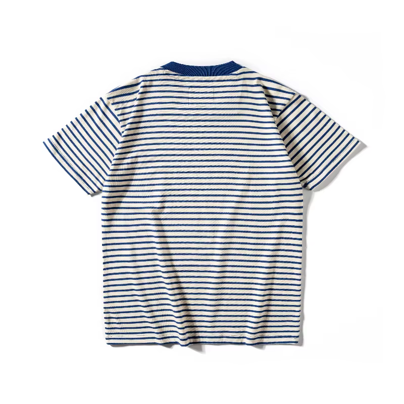 T-shirt rayé à col carré original
