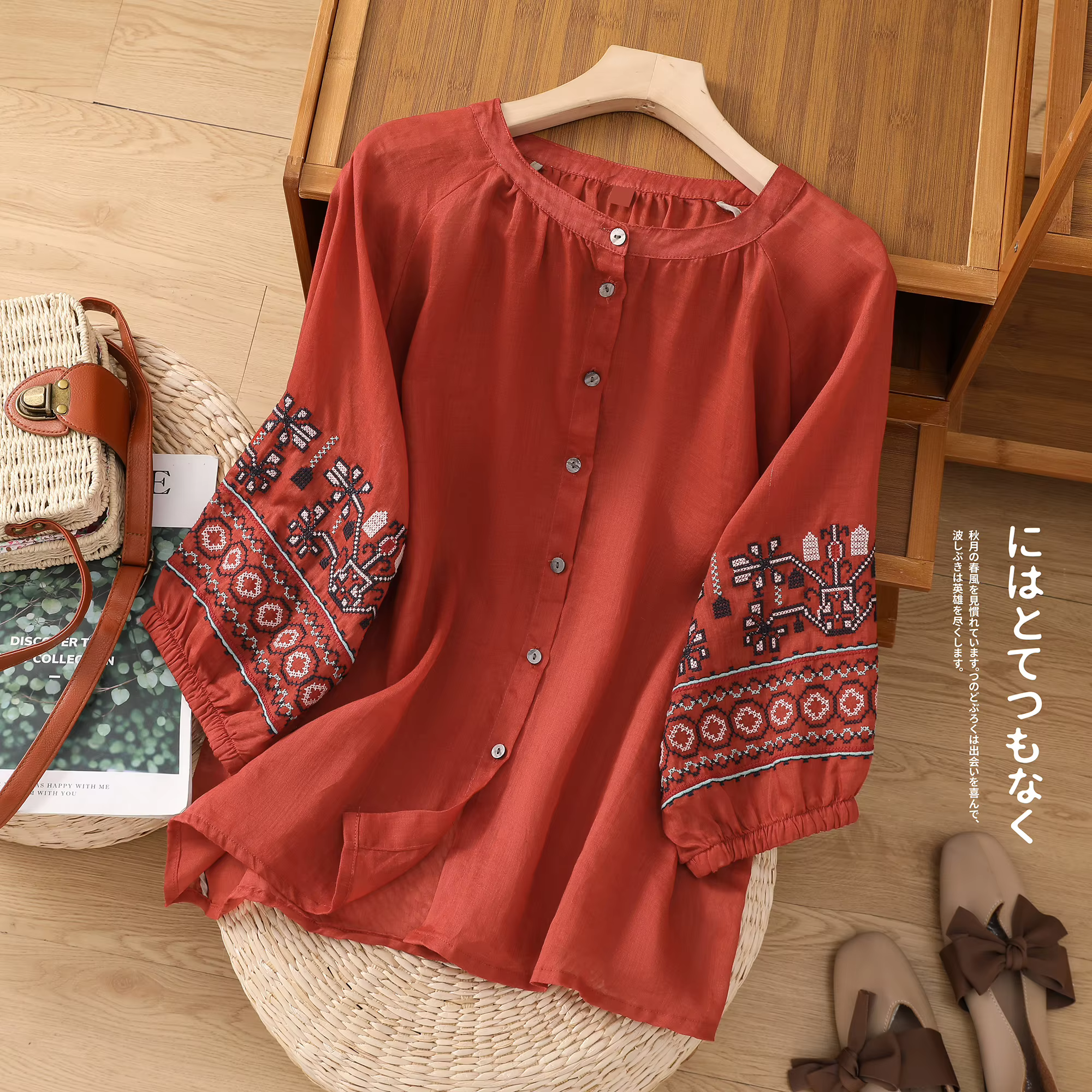 Chemise à col rond brodée en coton et lin pour femme