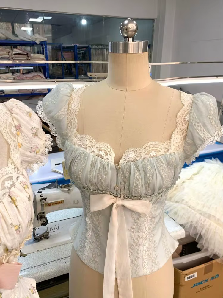 Chemisier floral en dentelle française pour femme
