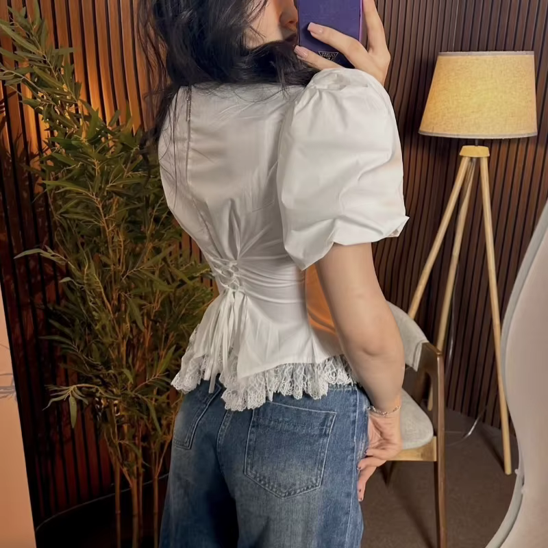 T-shirt Femme à Manches Bouffantes et Dentelle Patchwork
