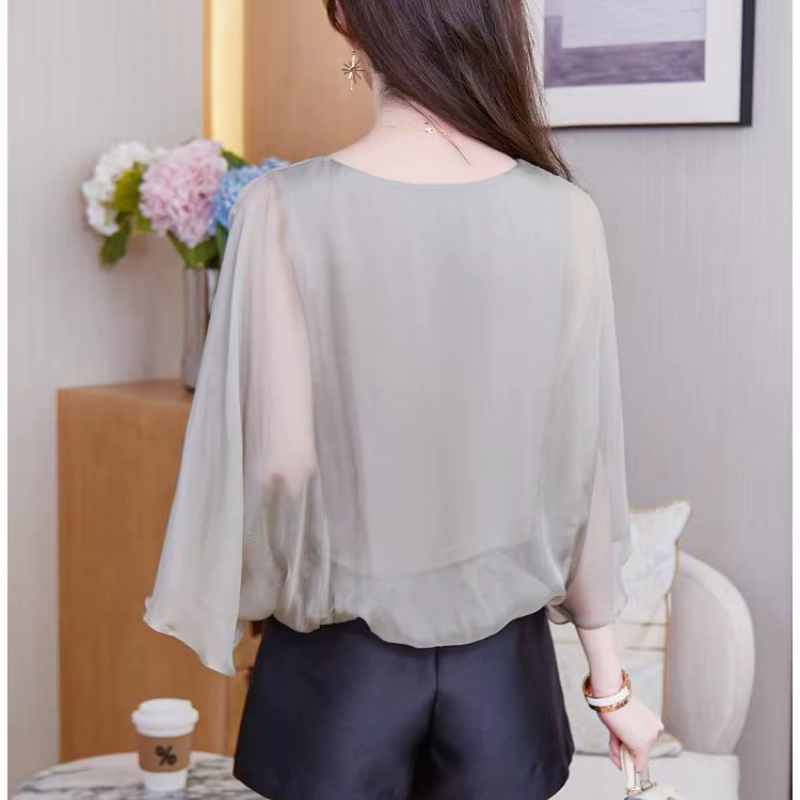 Haut à manches 3/4 et col rond pour femme