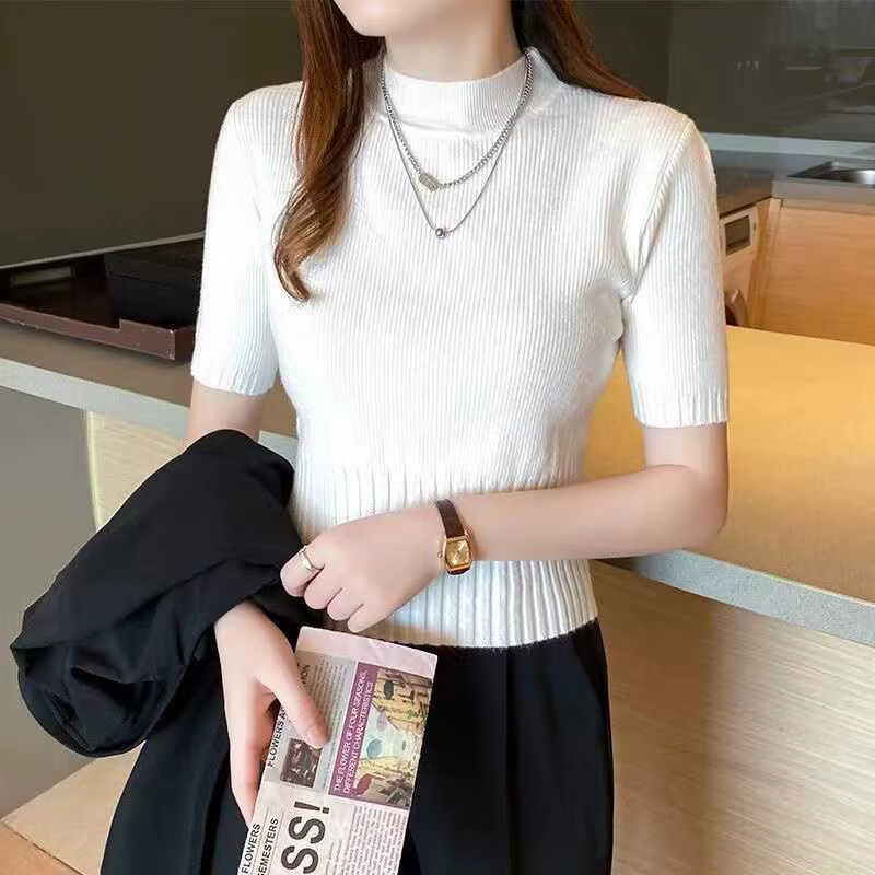 Pull tricoté à col roulé et manches courtes pour femmes