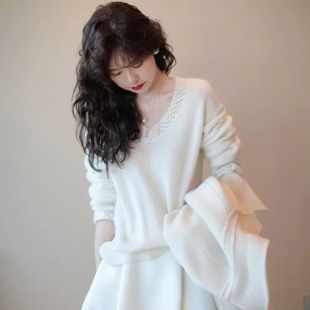 Haut tricoté pour femmes, col en v, pulls en maille pour dames, vêtements Beige, hauts hauts froids, hiver 2025, nouvelle tendance en tricot