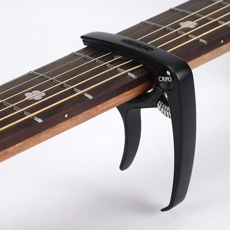 Capodastre de guitare en métal