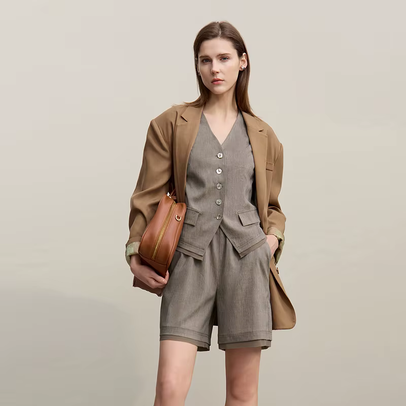 Amii Débardeur Femme Col en V Nouvelle Collection Été 2026