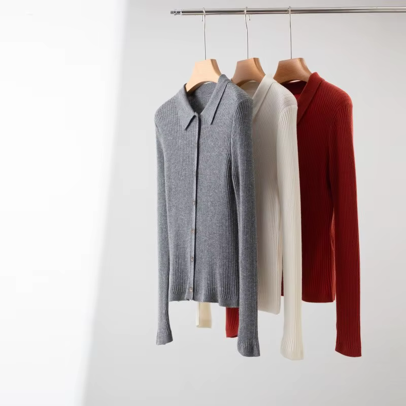 Cardigan en tricot à col polo en laine mérinos 100 % super fine pour femme