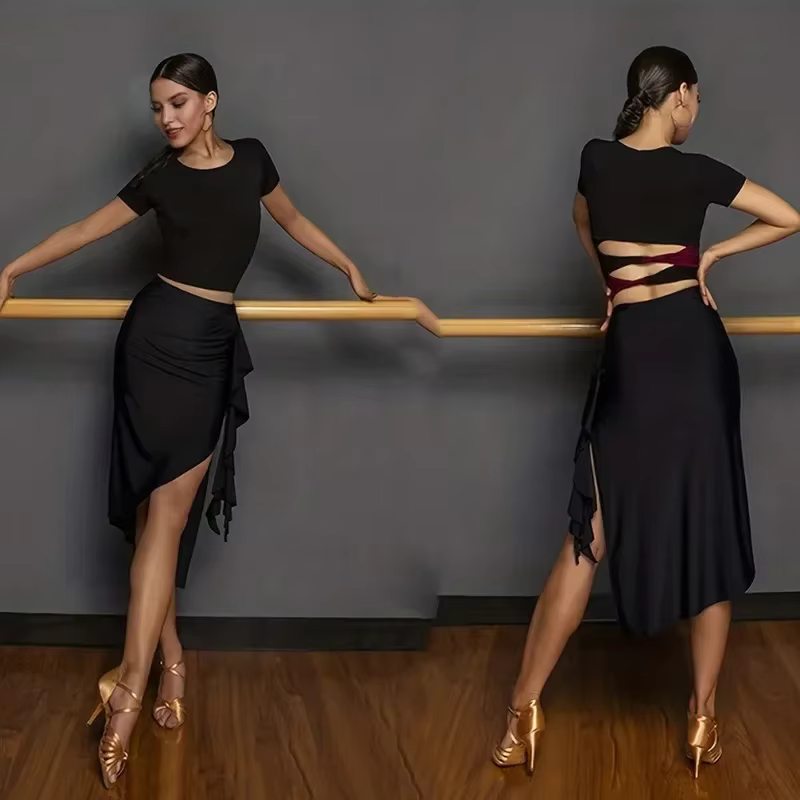 Hauts de danse latine noirs pour femmes