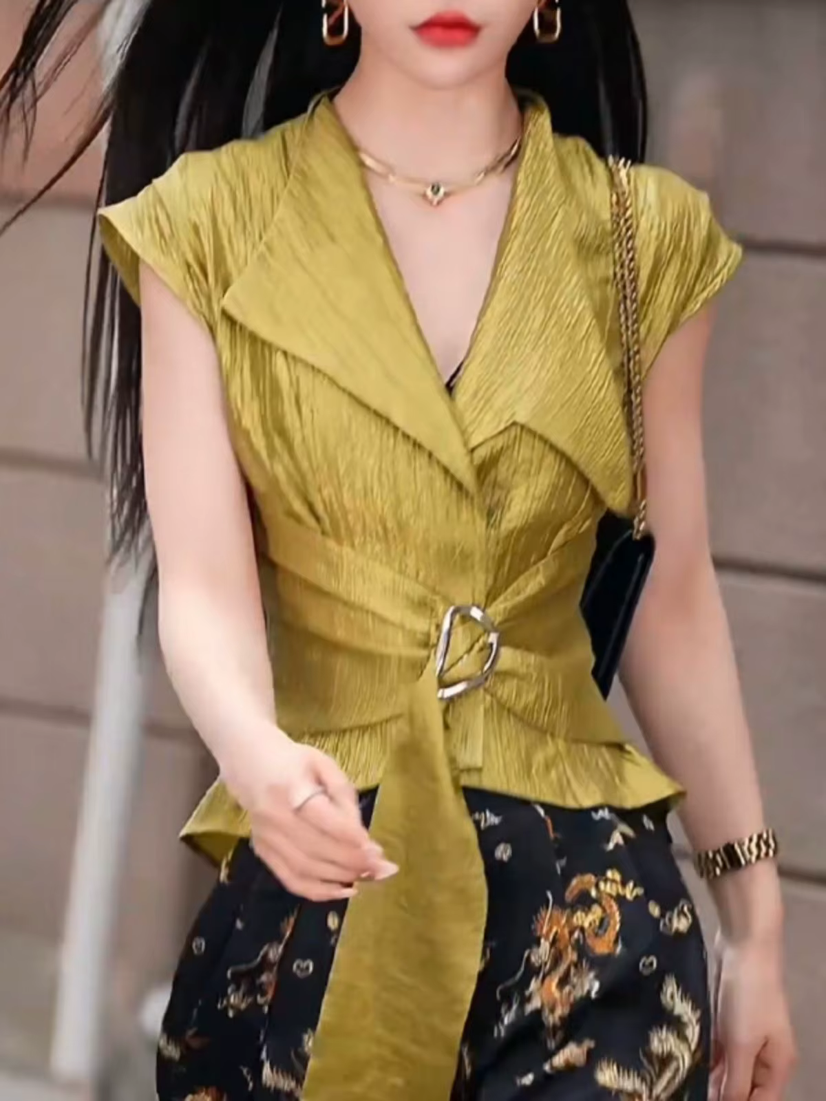 Chemise élégante sans manches pour femmes