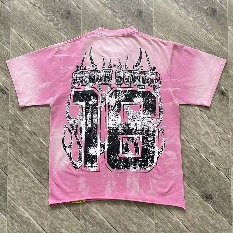 T-shirt à manches courtes avec imprimé flamme et effet délavé vieilli