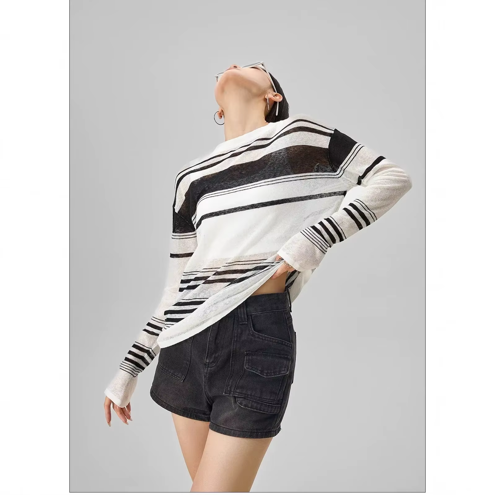 T-shirt tricoté rayé noir et blanc à manches longues pour femme