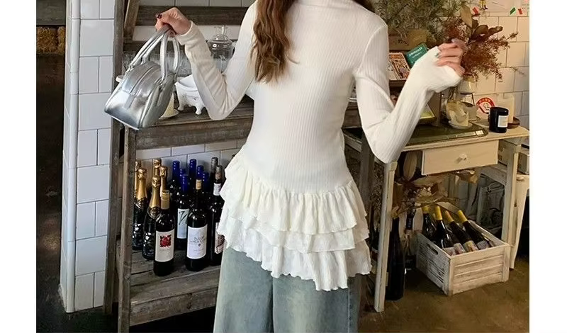 T-shirt chaud à col mi-haut et manches longues pour femme en hiver, coupe ajustée avec dentelle et dentelle intérieure, comme sous-vêtement, haut de gamme