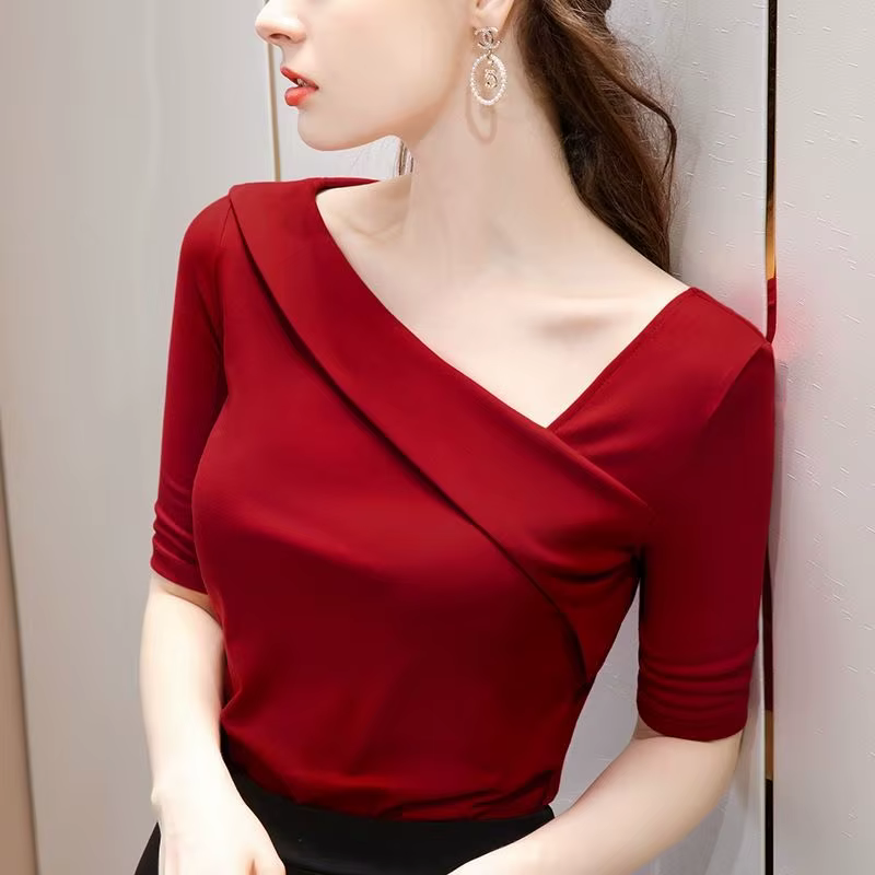 Vêtements pour femmes T-Shirts basiques hauts dame mince à manches courtes col incliné gaine Blouse