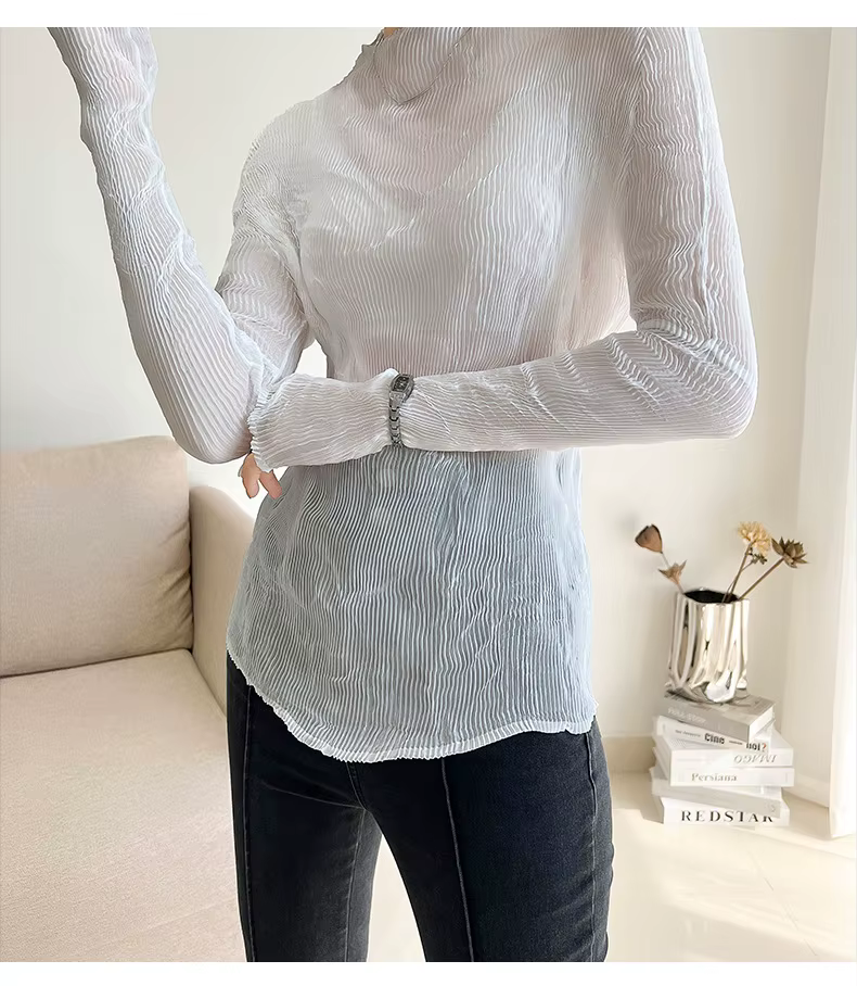 Haut plissé ultra-fin Miyake