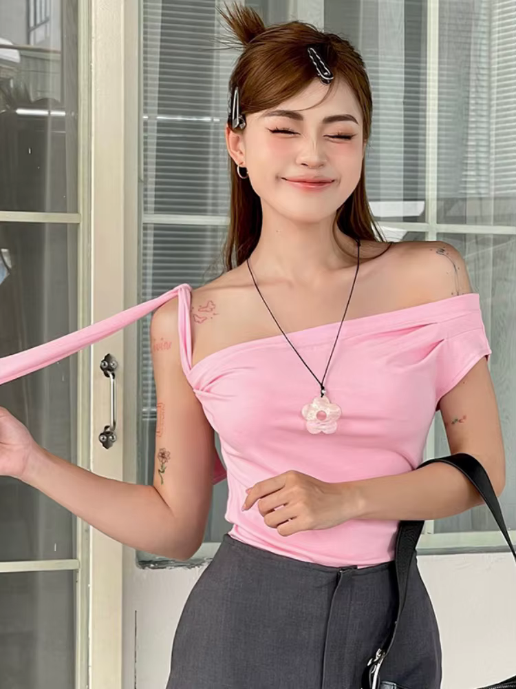T-shirt asymétrique épaule dénudée pour femmes