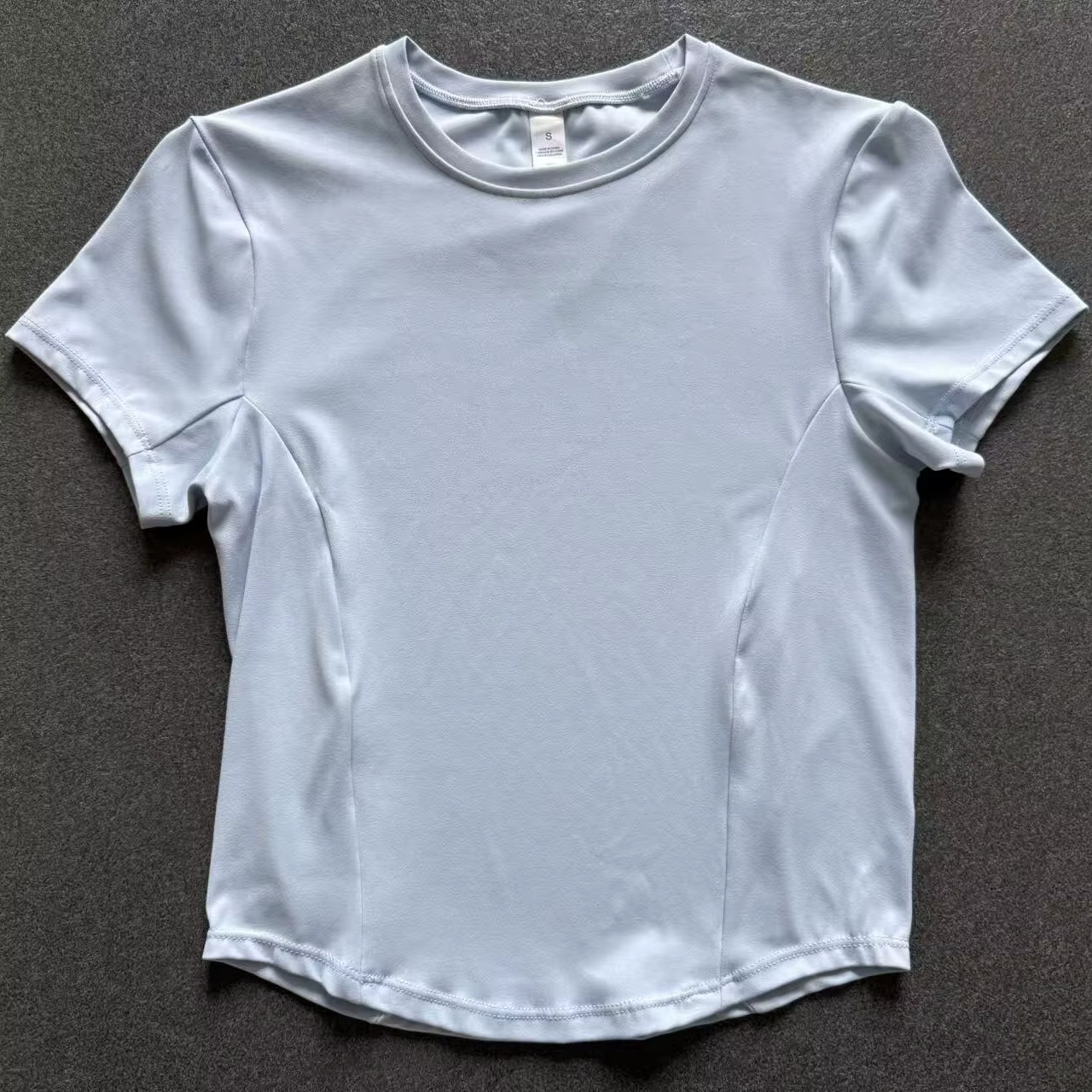 T-shirts pour femmes 2026 Nouveaux hauts de sport professionnels pour femme Vêtements à manches courtes Crop Top Yoga