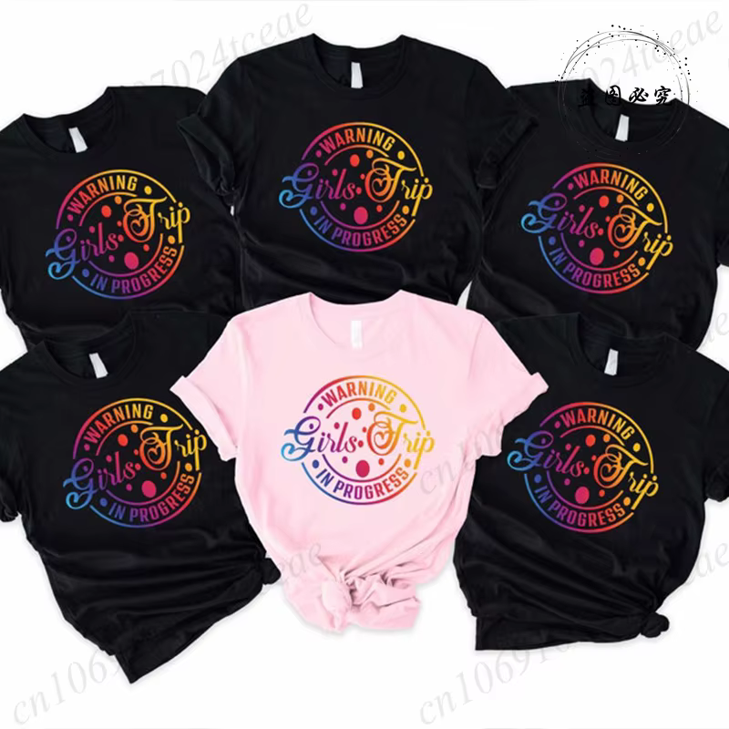T-shirt « Avertissement : escapade entre filles en cours »