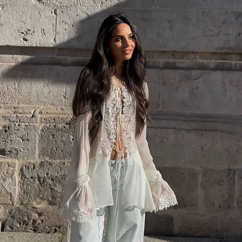 Chemisier en mousseline de soie blanche transparente pour femme, chemisiers en dentelle sexy, chemises à manches longues avec lacets, tenues tendance été 2026