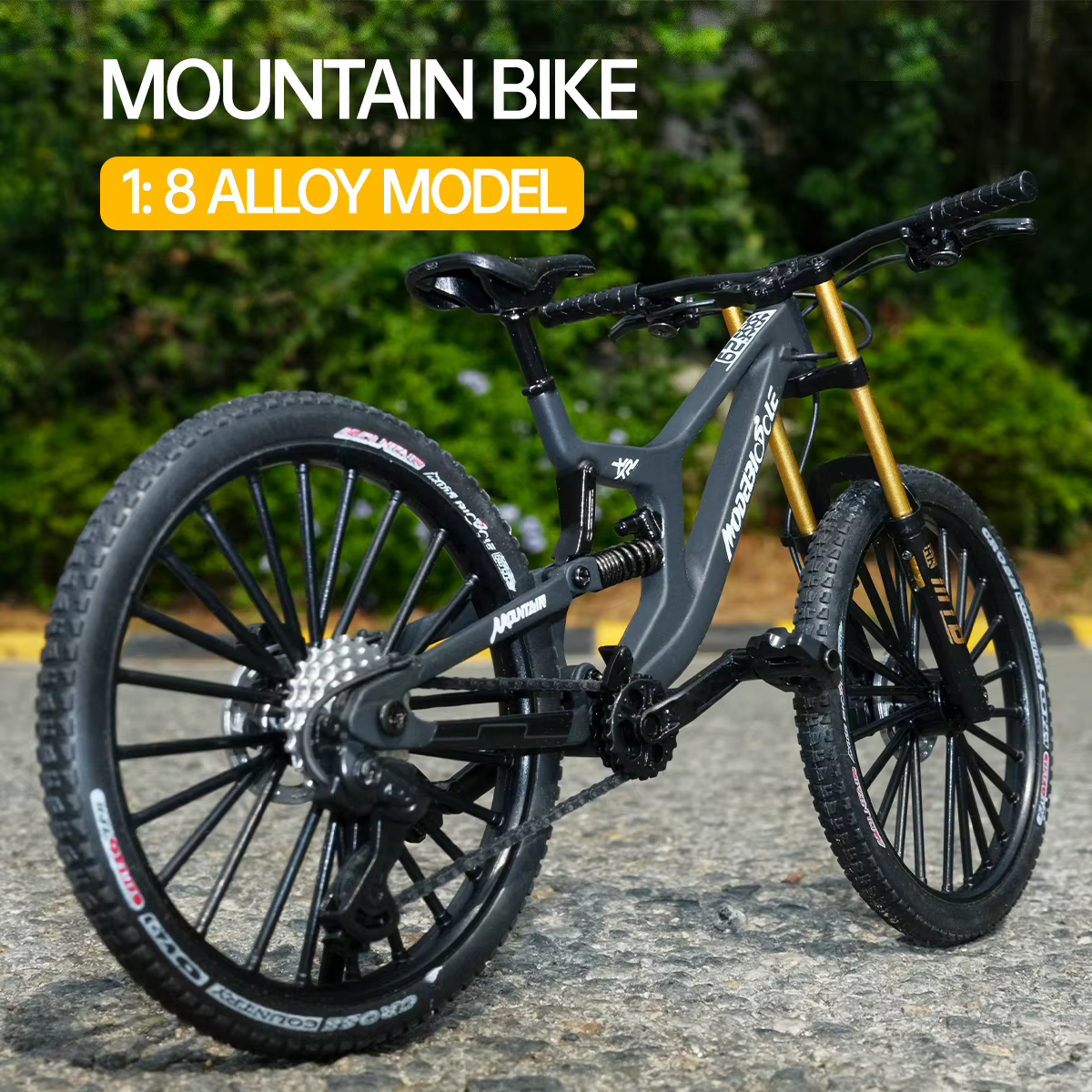 Modèle de VTT en alliage 1:8 avec base - comprend des engrenages réalistes et une suspension double