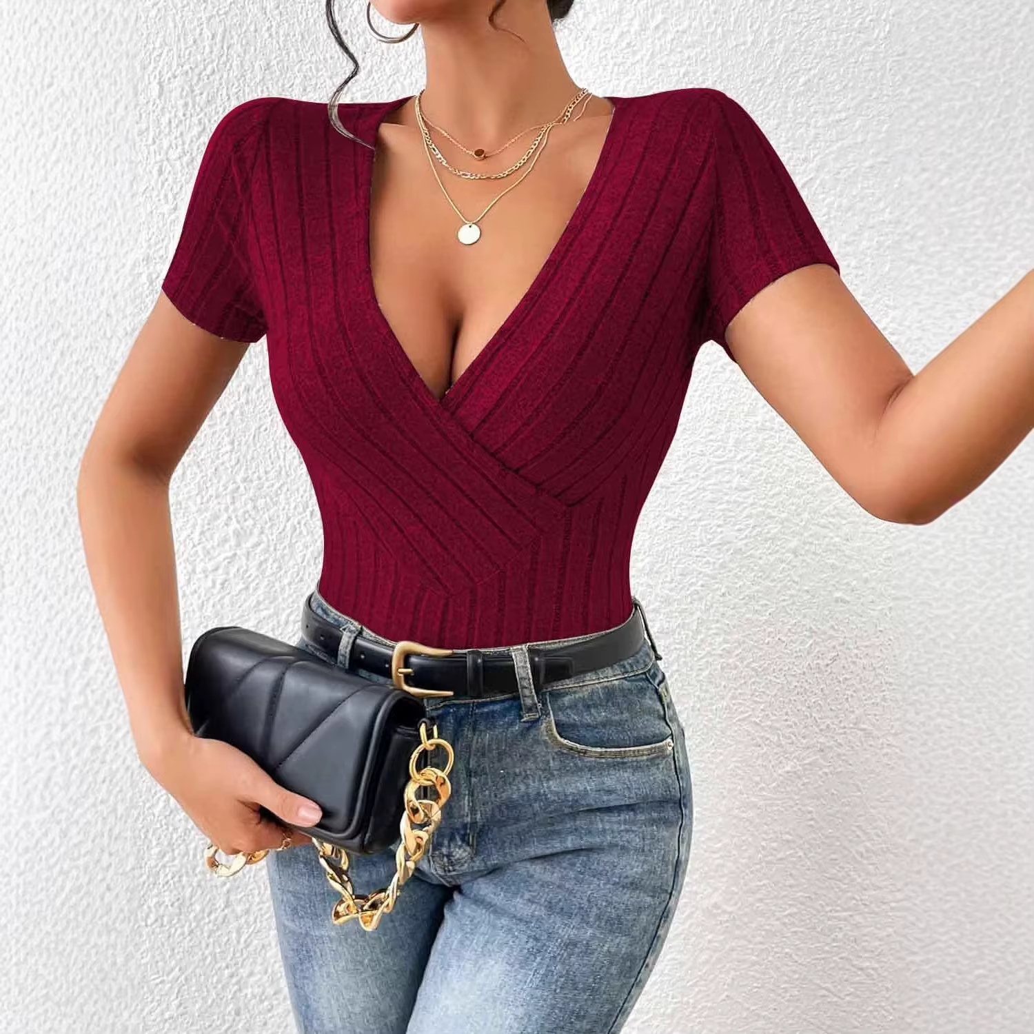 T-shirt élégant pour femme à col en V et manches courtes