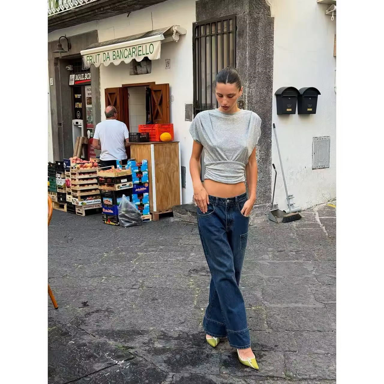 T-shirt gris à manches courtes pour femme