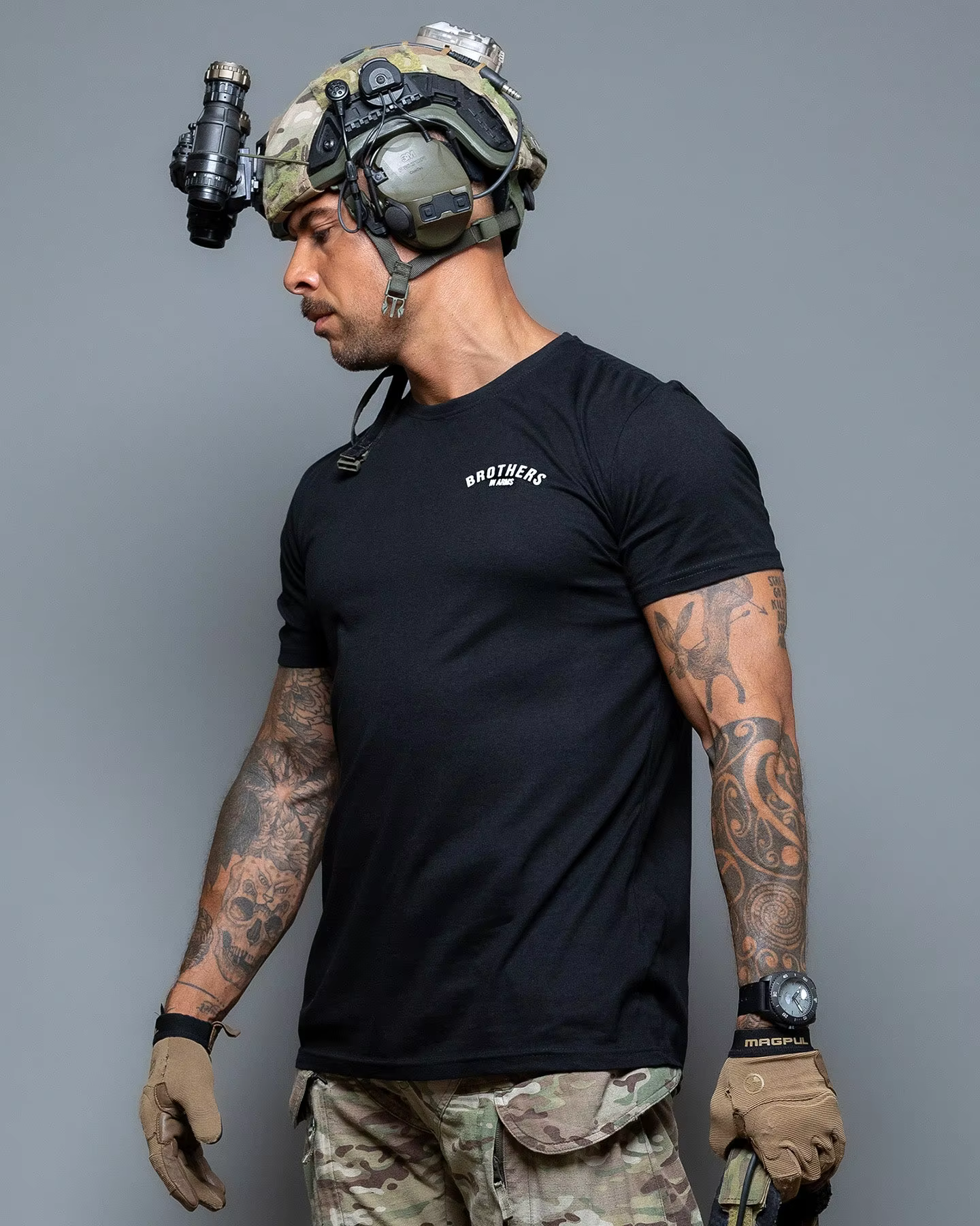 T-shirt imprimé Brothers in Arms pour hommes
