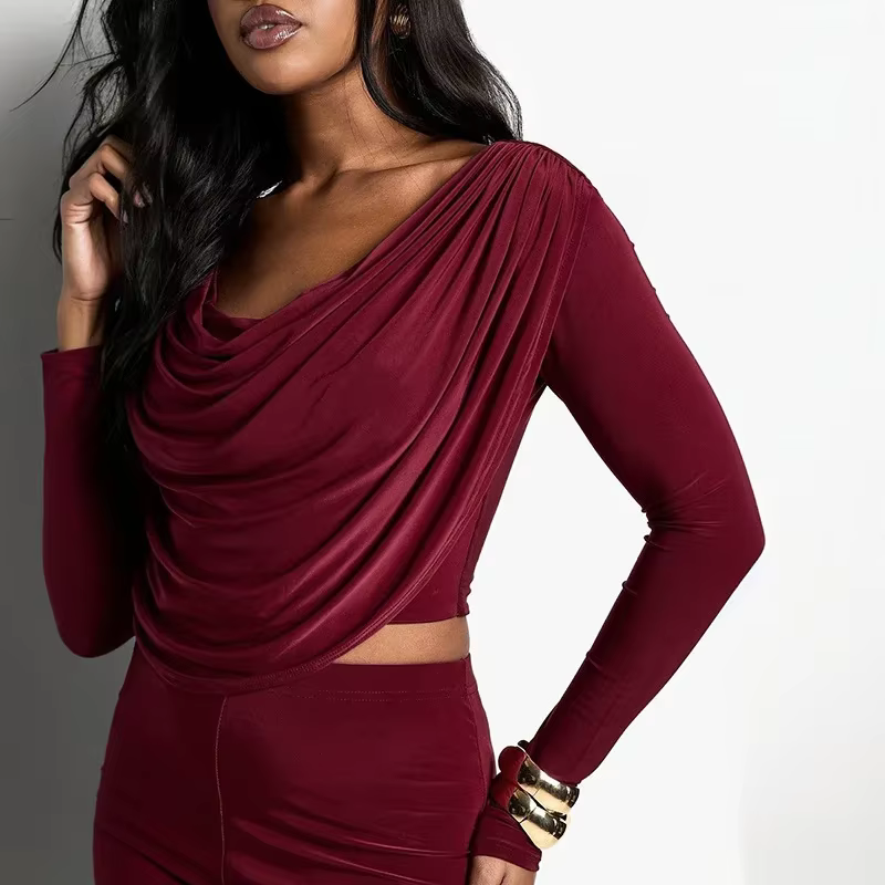 Ensemble deux pièces haut à col bénitier et pantalon taille haute pour femme