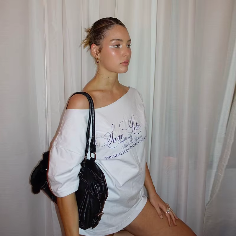 UOSU décontracté Relax femme T-shirt lettre 2025 femmes nouveau Style d'atmosphère de rue à la mode poussin été hauts