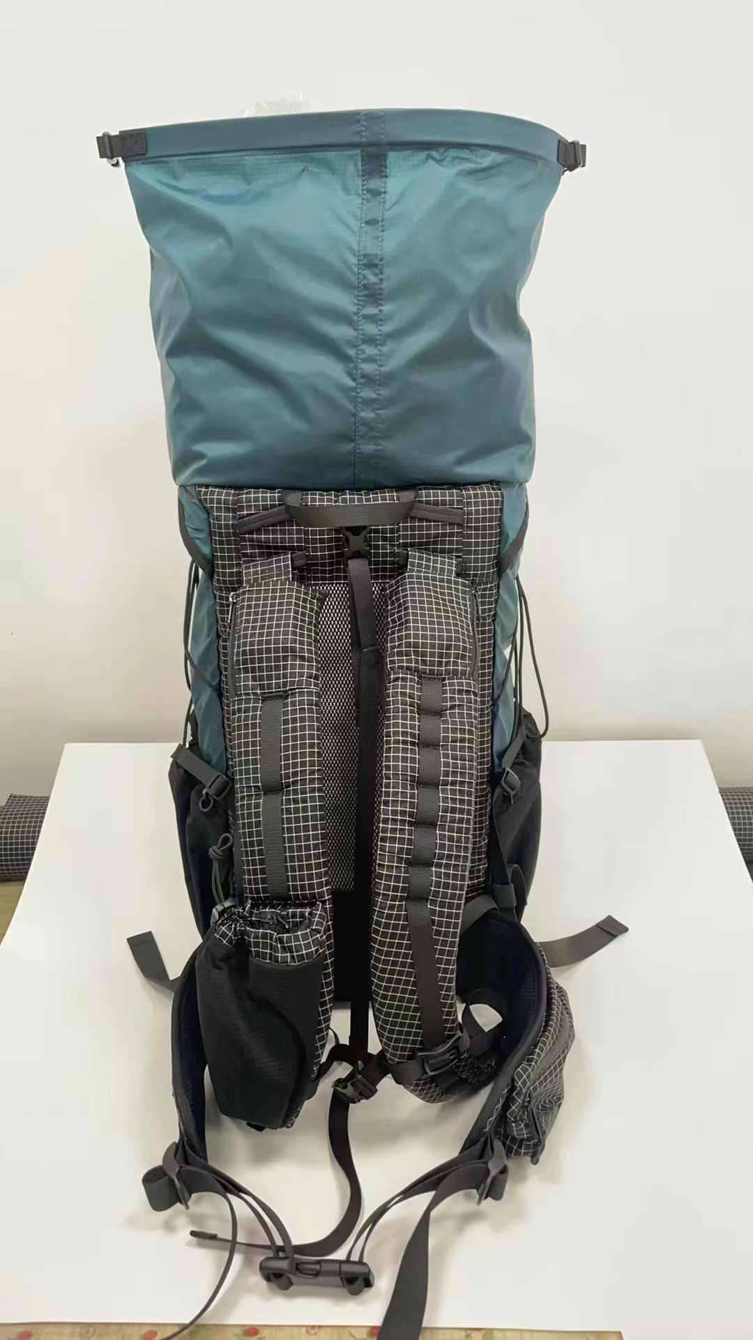SR léger pour randonnée "May", capacité 22 ~ 38L, seulement 860g