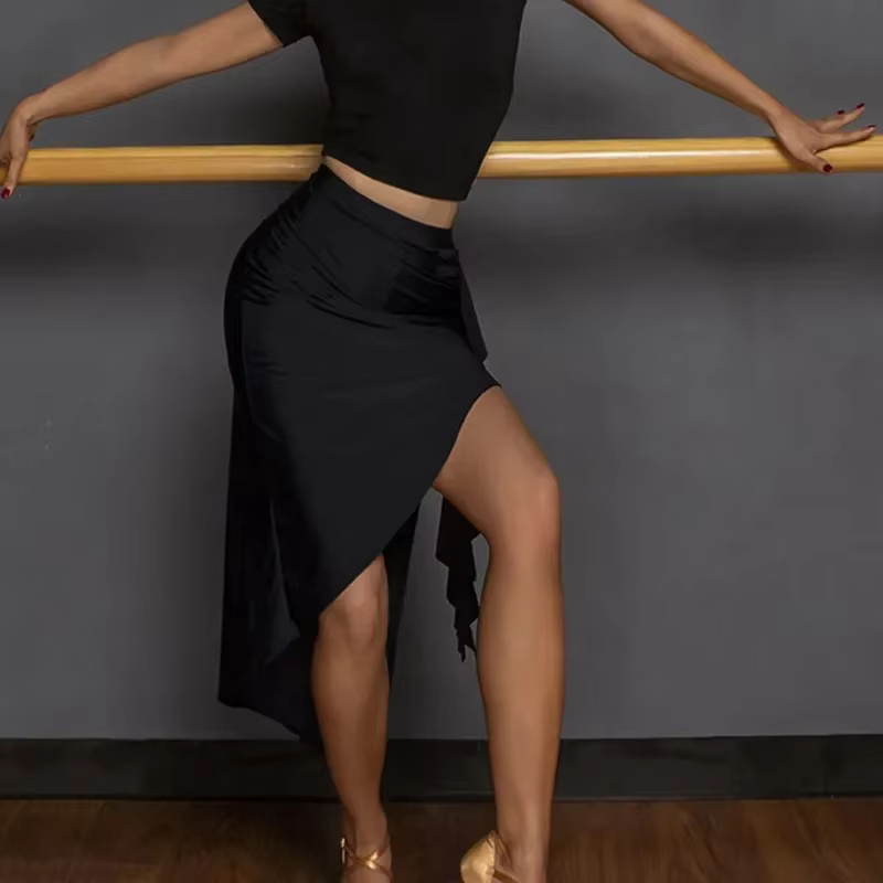 Hauts de danse latine noirs pour femmes