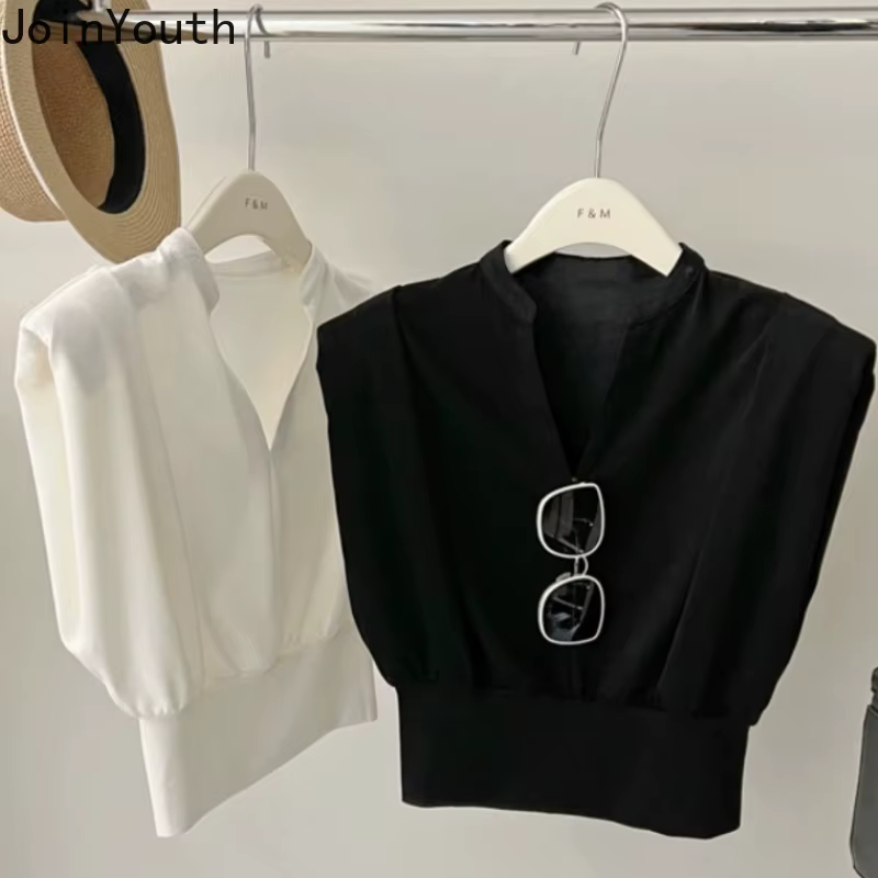 T-shirts pour femmes hauts courts manches volantes col en v