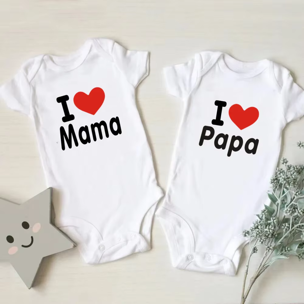 T-shirt barboteuse amusant « I Love Mama & Papa » pour bébé