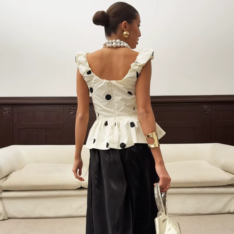 Débardeur Vintage à Pois Dos Nu Chic Urbain d'Été Coupe Slim Col Plongeant en V Décontracté à Volants Sans Manches Polyvalent Femme 2026