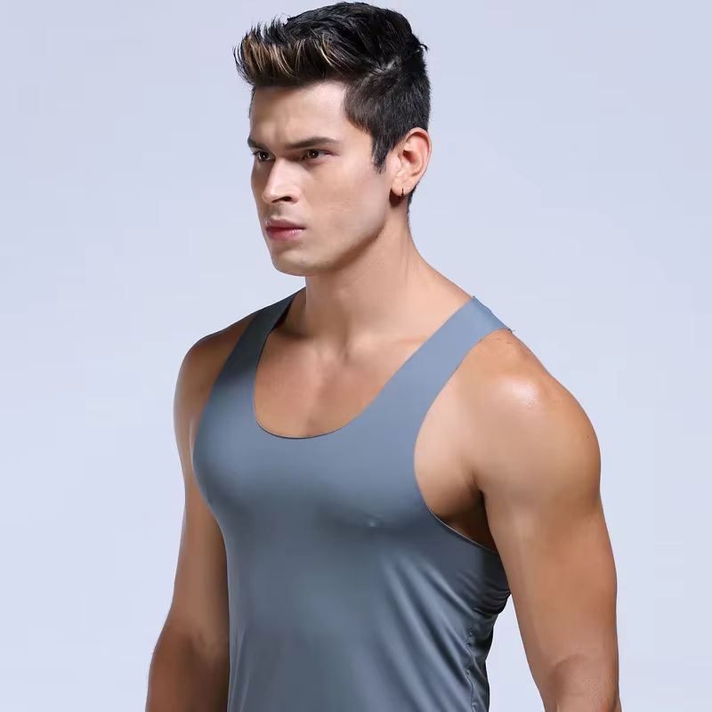Débardeur de sport moulant sans manches en soie glacée sans couture pour homme