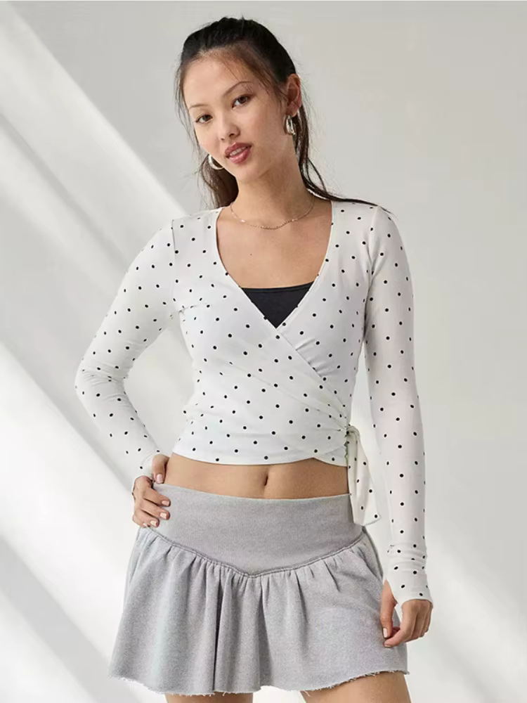 T-shirts à col en v pour femmes Y2k vêtements à manches longues haut court rayé t-shirt mince chemise féministe Streetwear Ropa De Mujer Camisetas