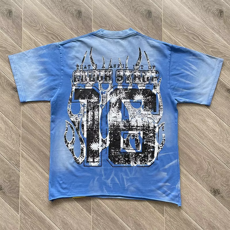 T-shirt à manches courtes avec imprimé flamme et effet délavé vieilli