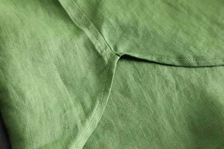 Chemise verte en pur lin pour femmes au printemps et en été