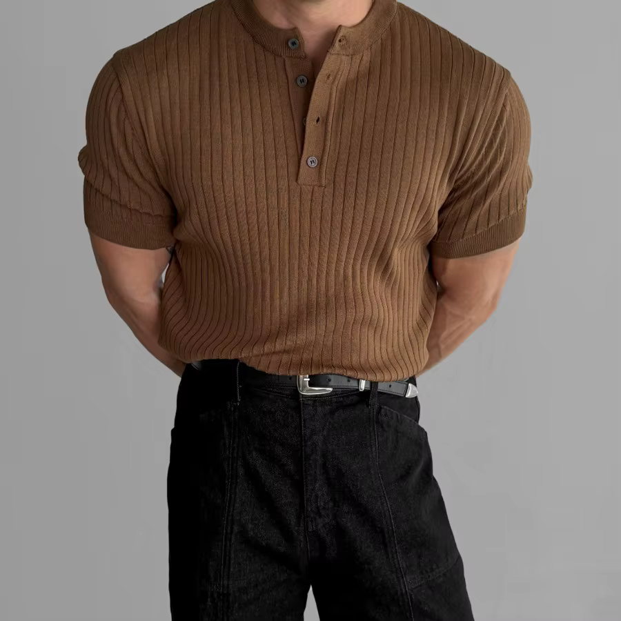 T-shirt tricoté à col Henry pour homme