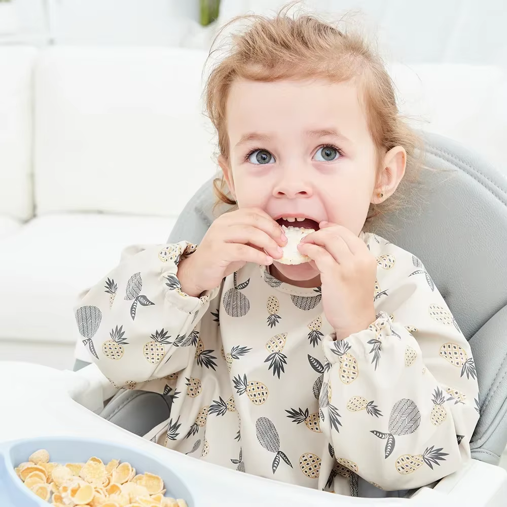 Bavoir Doux et Imperméable à Manches sulfpour Bébé