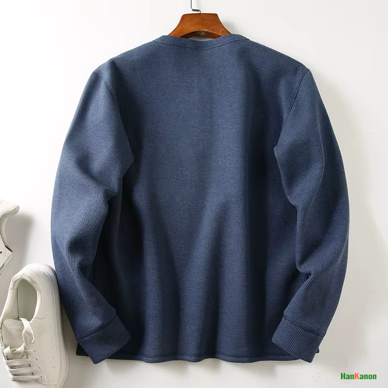 T-shirt en tricot gaufré à manches longues et col Henley pour hommes