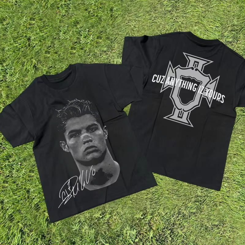 T-shirt imprimé avec les portraits des superstars du football Cristiano Ronaldo