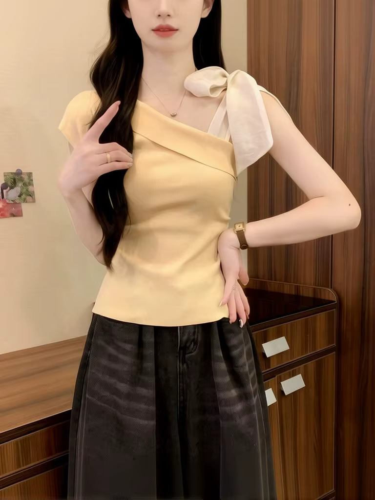 T-shirt élégant en tricot à nœud papillon pour femme