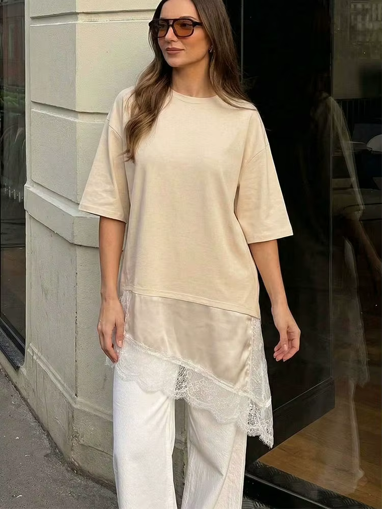 T-shirt asymétrique vintage pour femme avec empiècement en dentelle satinée