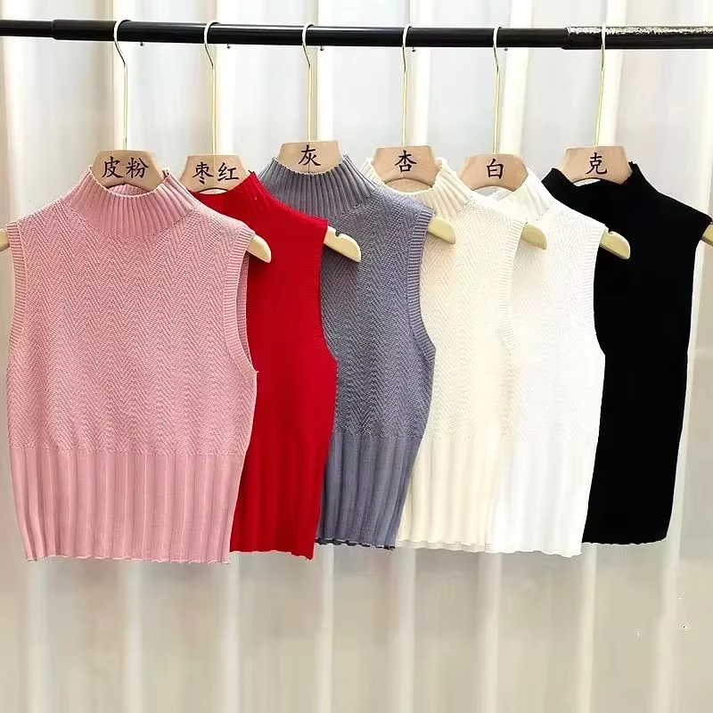 Haut court noir précieux pour femme