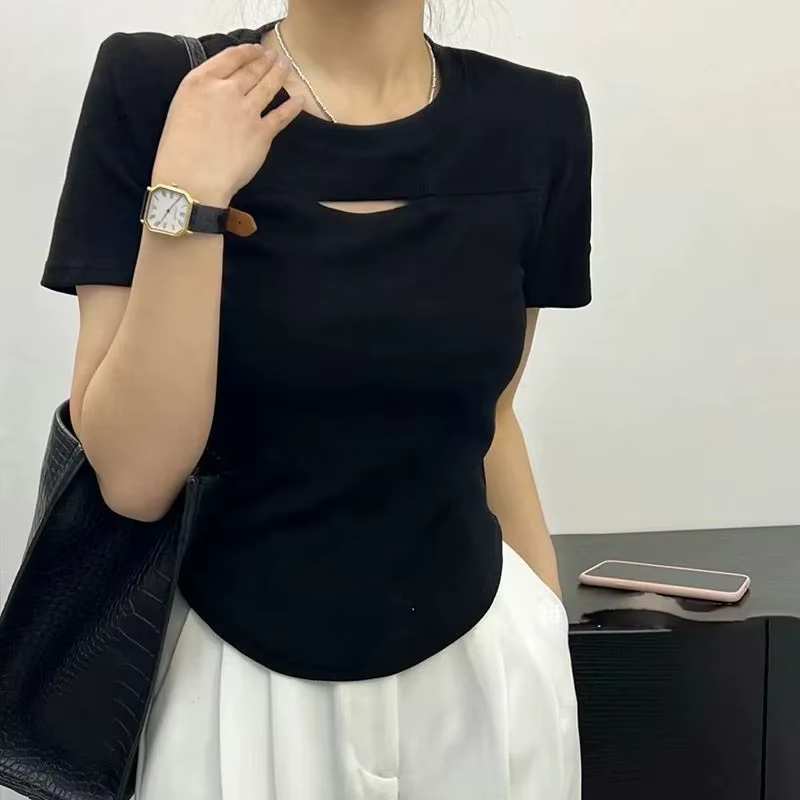 T-shirt côtelé à manches courtes pour femme, col rond, découpe avant, coupe ajustée, style décontracté et élégant pour l'été