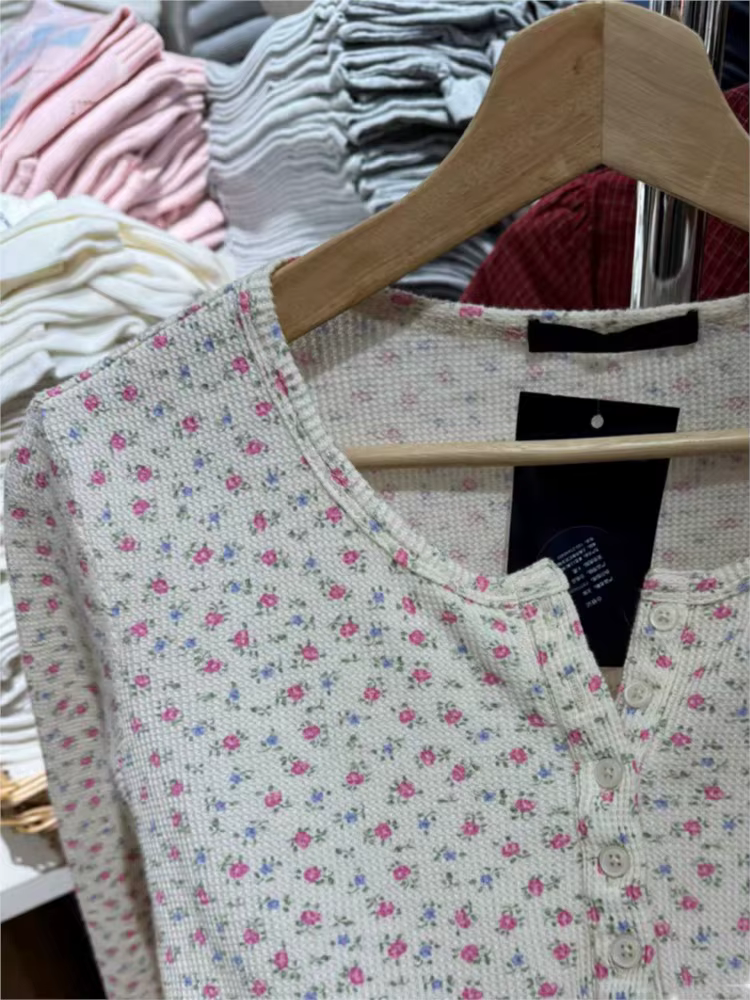 T-Shirt à manches longues gaufré à fleurs roses pour femmes