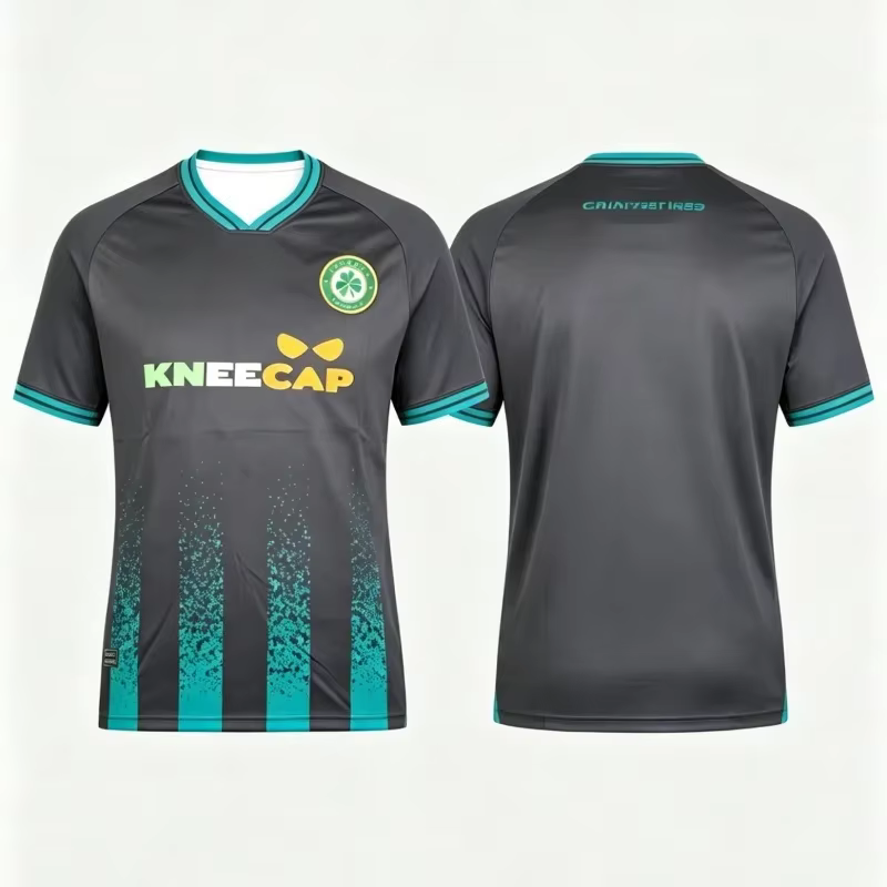 T-shirt de style football avec un motif celtique vert irlandais