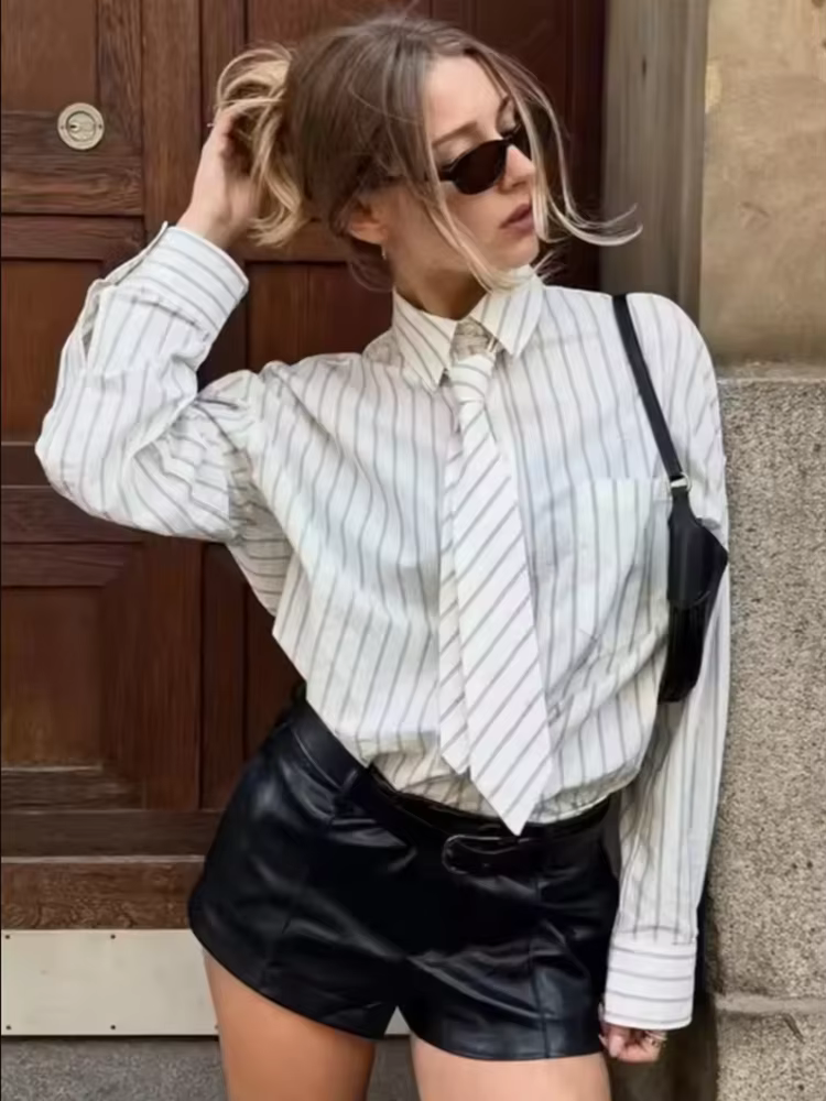 Chemise rayée à cravate pour femme