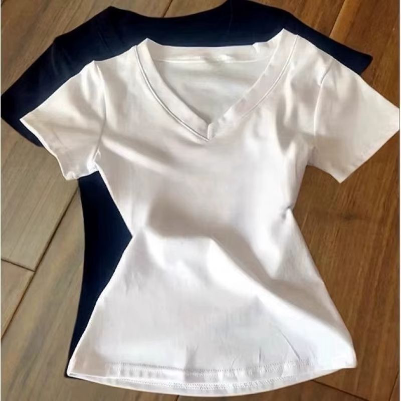 T-shirt moulant en coton à col en V pour femme – Basique d'été uni blanc et noir à manches courtes – Haut décontracté